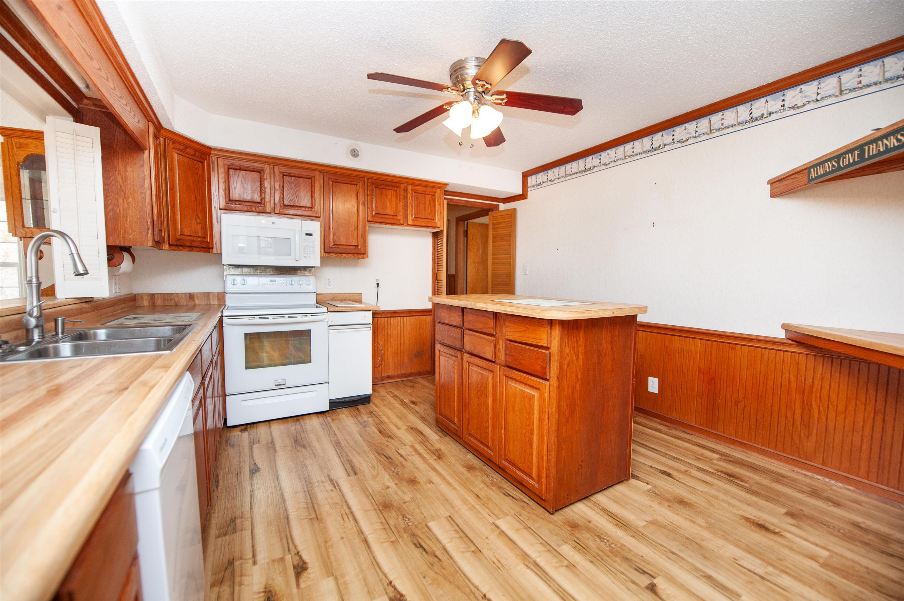 490 Hickory Nut Road Inman, SC 29349 - Photo 13 of 32