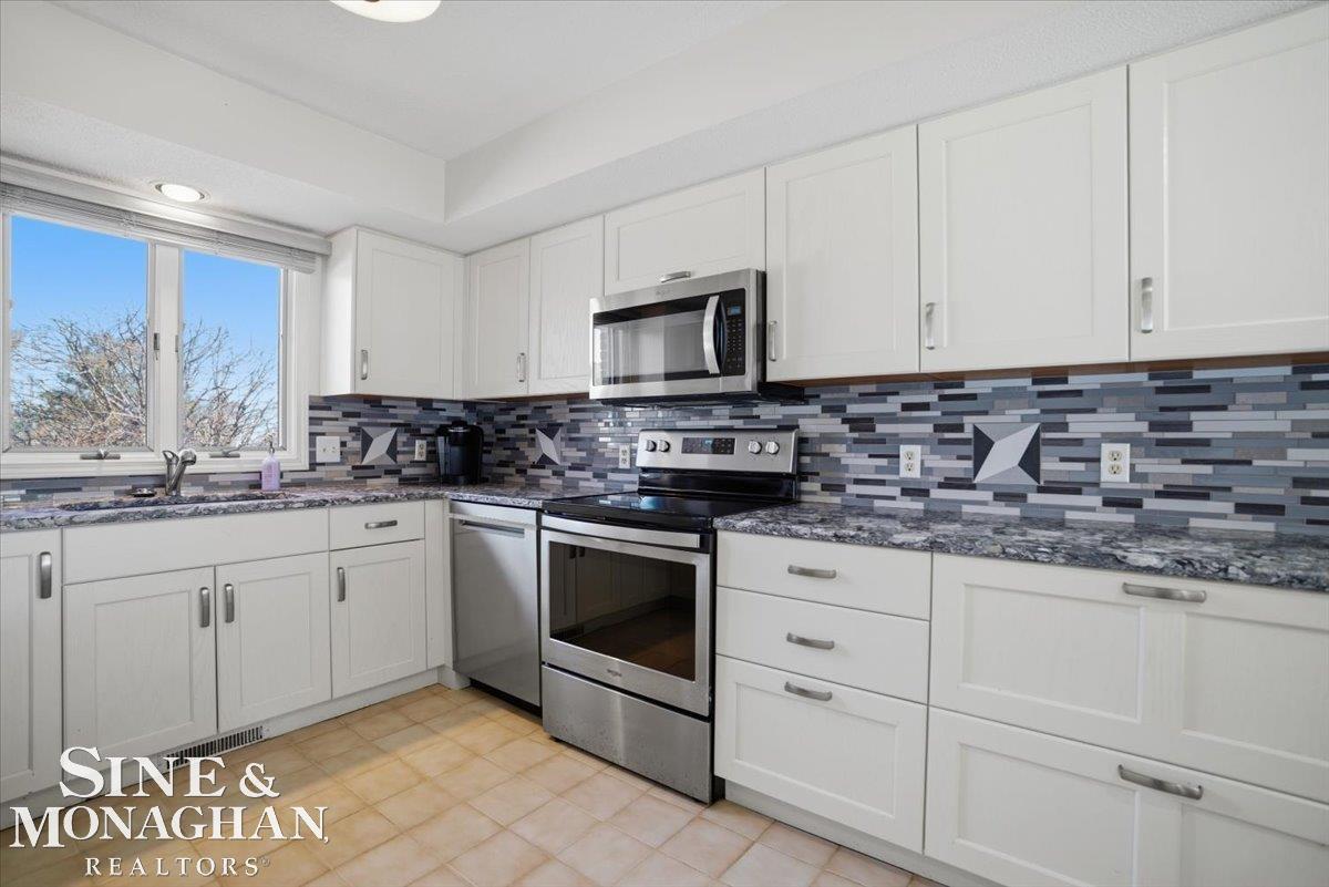 1715 River Road, Unit 44 St. Clair, MI 48079 - Photo 5 of 43