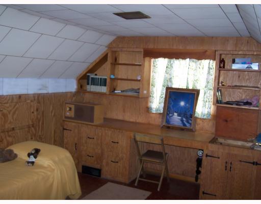 1438 Greentree Road Pittsburgh, PA 15220 - Photo 9 of 12 Other. Upper floor has built in desk and drawers for storage