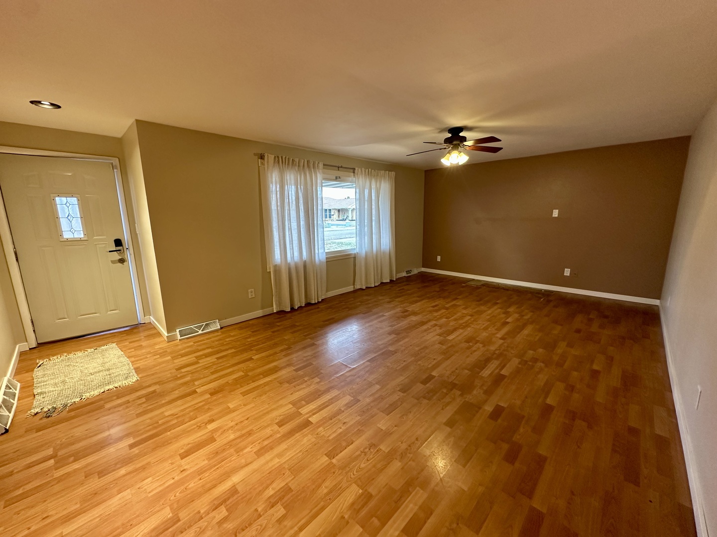 305 West Miller Road Sterling, IL 61081 - Photo 2 of 21