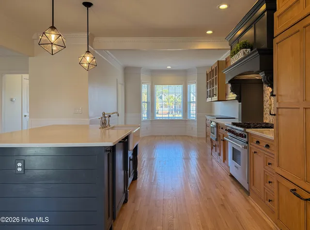 $749,900 | 114 Cove Side Lane, Hampstead, NC 28443