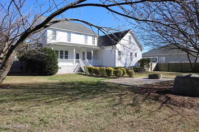 $749,900 | 114 Cove Side Lane, Hampstead, NC 28443