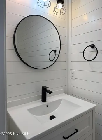 $749,900 | 114 Cove Side Lane, Hampstead, NC 28443