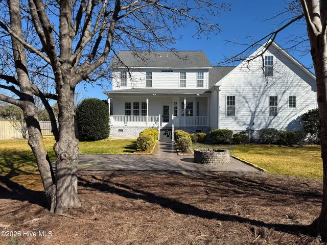 $749,900 | 114 Cove Side Lane, Hampstead, NC 28443