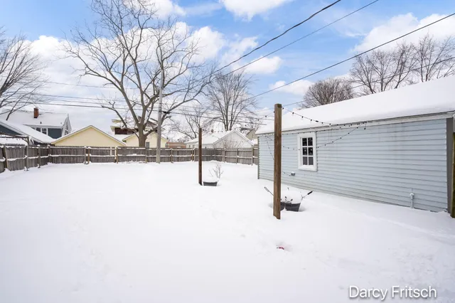 $299,900 | 265 West 21st Street, Holland, MI 49423