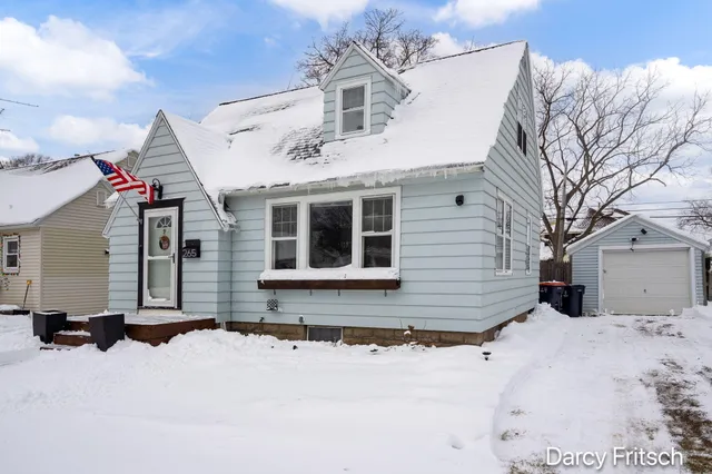 $299,900 | 265 West 21st Street, Holland, MI 49423