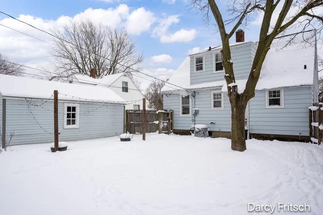 $299,900 | 265 West 21st Street, Holland, MI 49423