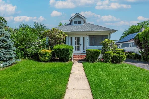 $510,000 | 2 Florence Street, Baldwin, NY 11510