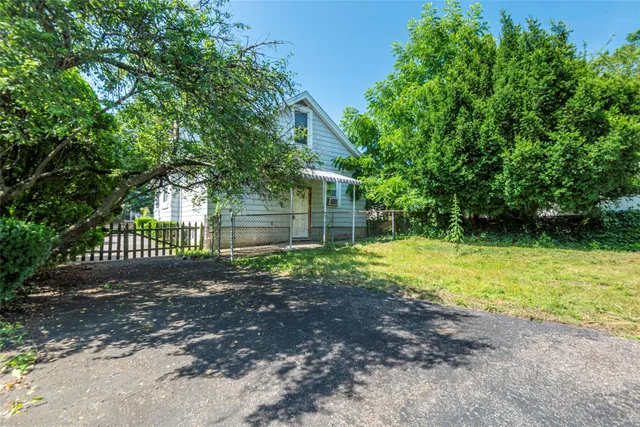 $499,000 | 2 Florence Street, Baldwin, NY 11510