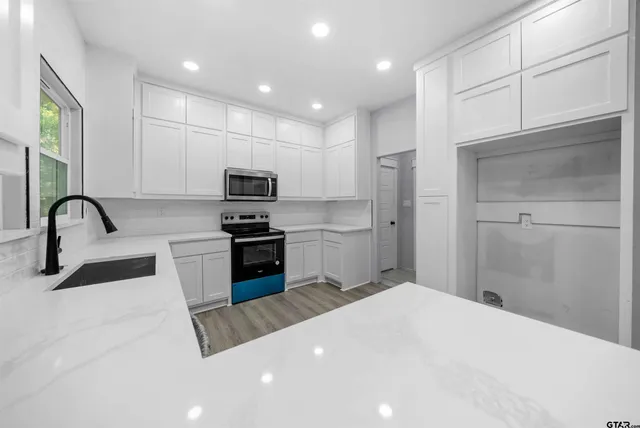 $294,000 | 917 North Jackson Street, Palestine, TX 75801