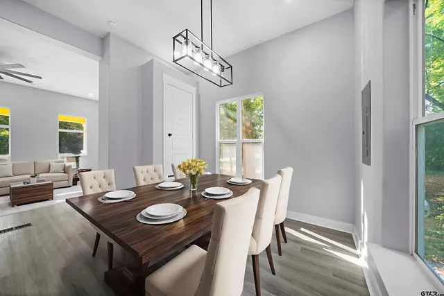 $294,000 | 917 North Jackson Street, Palestine, TX 75801