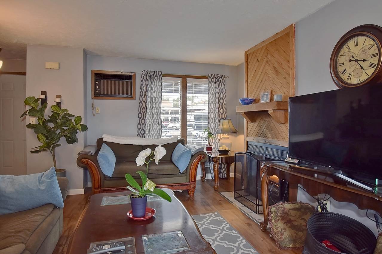 2105 North Houk Road, Unit #2 Spokane Valley, WA 99216 - Photo 4 of 20 Gallery Image 4