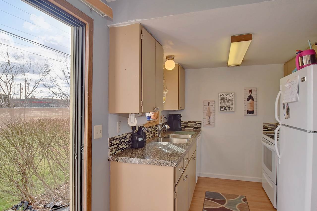 2105 North Houk Road, Unit #2 Spokane Valley, WA 99216 - Photo 7 of 20 Gallery Image 7