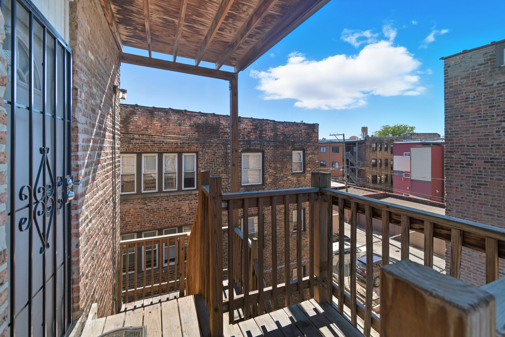 6712 South Ridgeland Avenue, Unit 3A Chicago, IL 60649 - Photo 11 of 14 a view of a balcony with city view