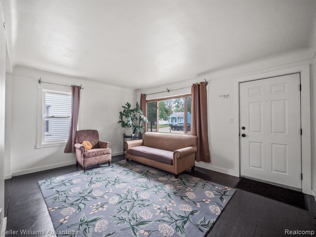 21188 Rensselaer Street Farmington, MI 48336 - Photo 4 of 19