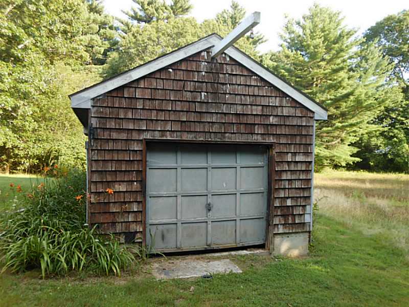 25 Walker Road Foster, RI 02825 - Photo 10 of 13 Parking Lot/Garage.