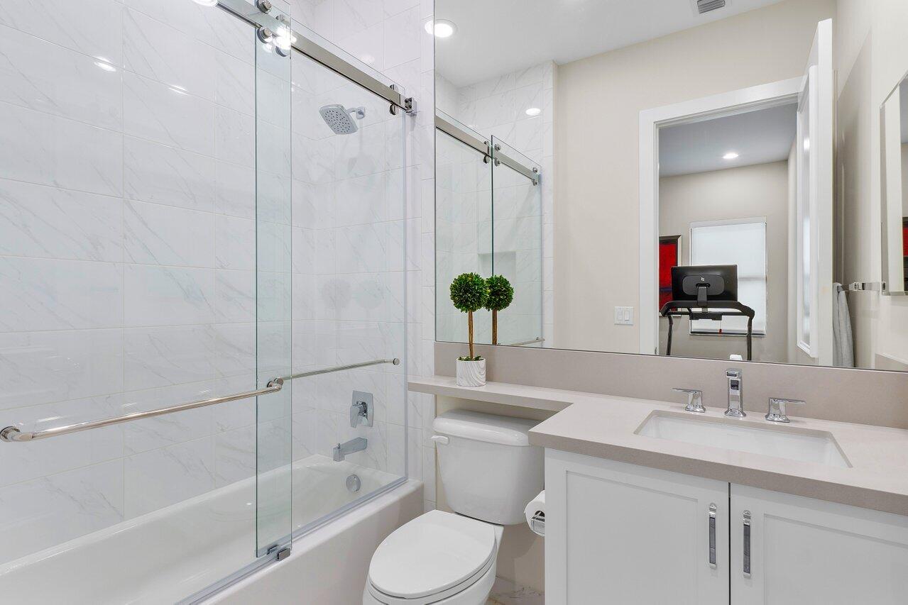 9627 Chianti Classico Terrace Boca Raton, FL 33496 - Photo 39 of 75 Bathroom