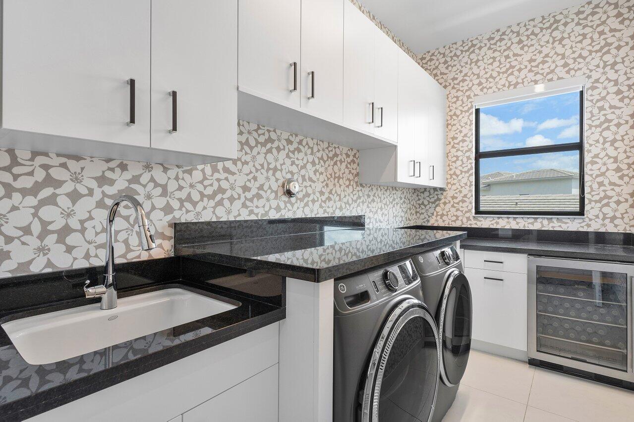 9627 Chianti Classico Terrace Boca Raton, FL 33496 - Photo 40 of 75 Laundry