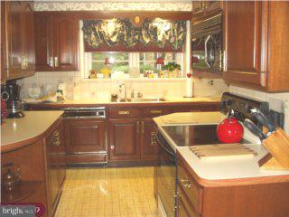 169 Pinehill Road Huntingdon Valley, PA 19006 - Photo 2 of 6