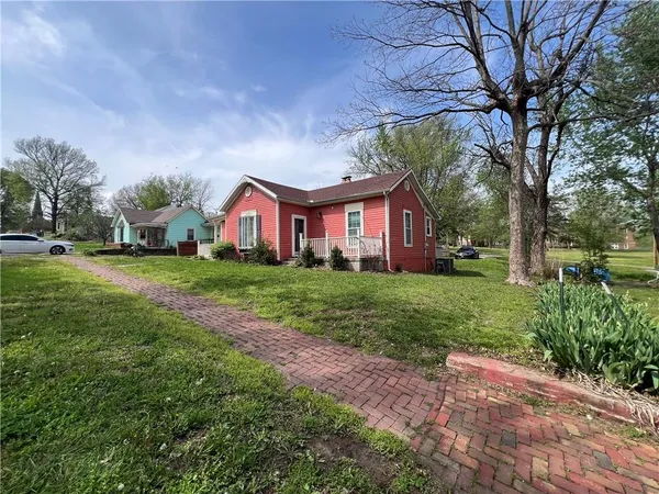 $195,000 | 2008 Main Street, Lexington, MO 64067
