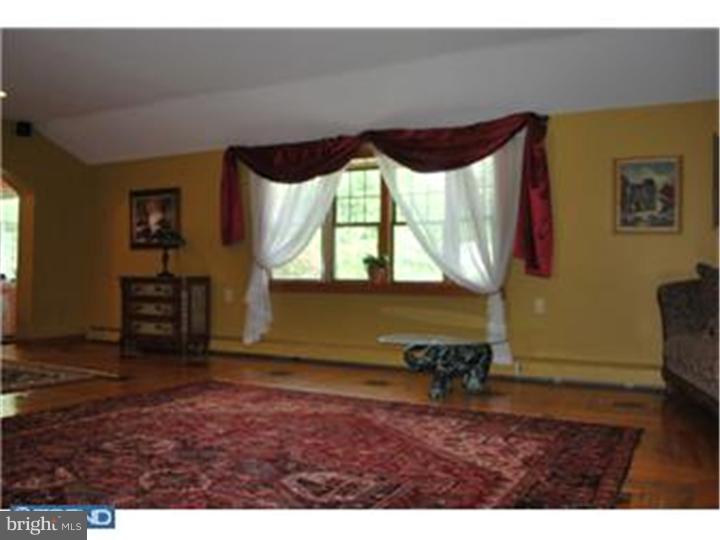 2515 High Road Huntingdon Valley, PA 19006 - Photo 5 of 9