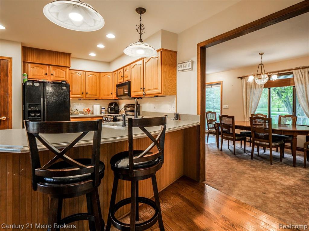 9551 Bray Road Millington, MI 48746 - Photo 8 of 40