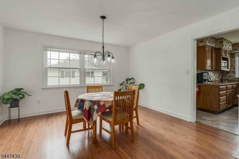 59 Knoll Road Parsippany, NJ 07054 - Photo 7 of 31