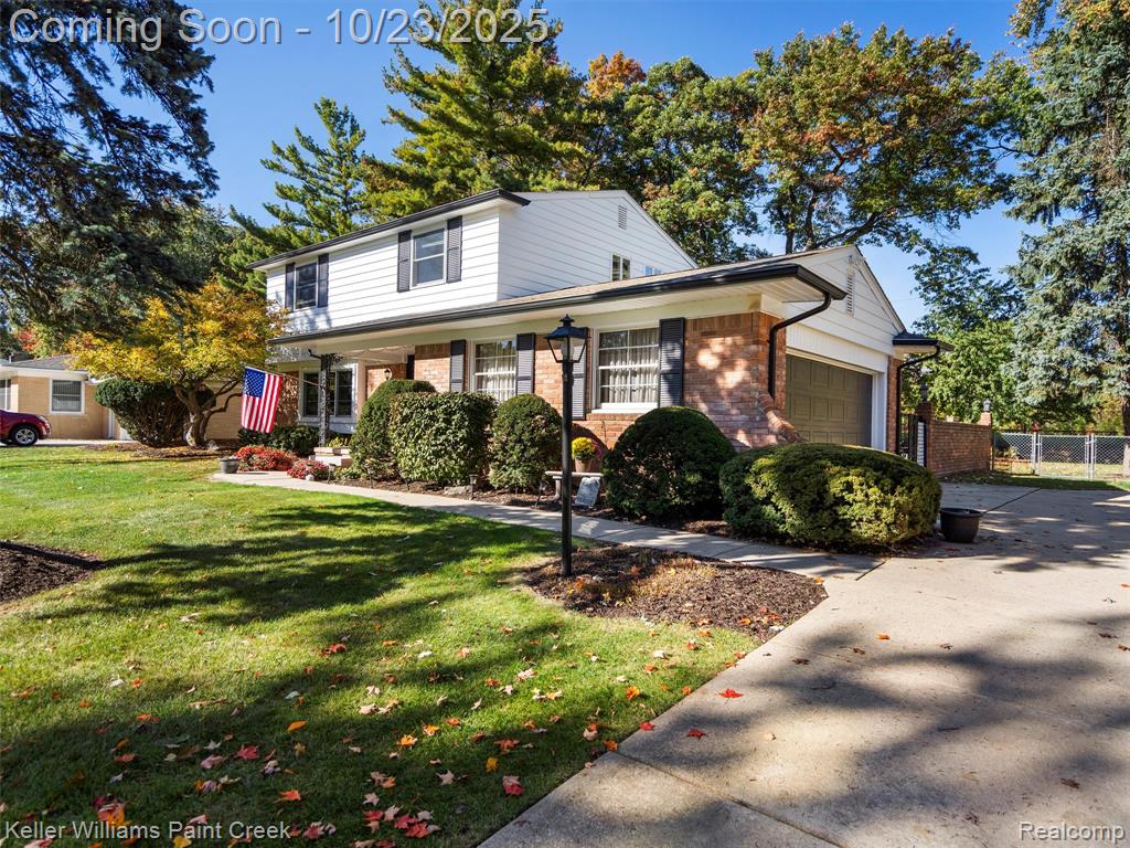 2152 Avoncrest Drive Rochester Hills, MI 48309 - Photo 1 of 42