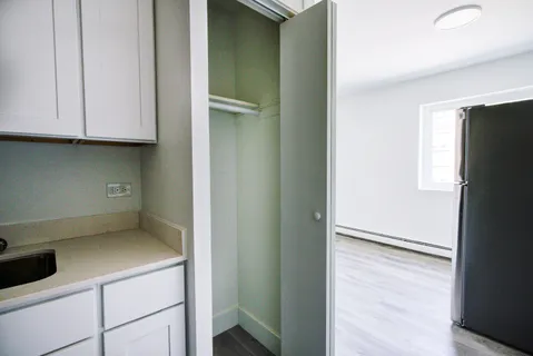 $1,250 | 5314 North Damen Avenue, Unit 407, Chicago, IL 60625