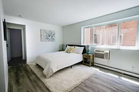 $1,250 | 5314 North Damen Avenue, Unit 407, Chicago, IL 60625