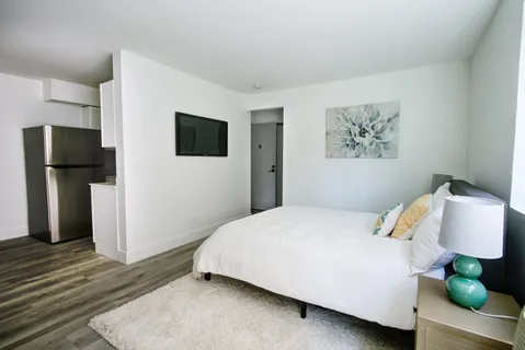 $1,250 | 5314 North Damen Avenue, Unit 407, Chicago, IL 60625