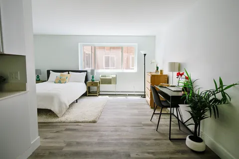 $1,250 | 5314 North Damen Avenue, Unit 407, Chicago, IL 60625