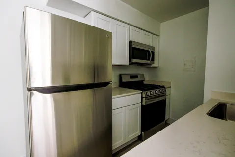 $1,250 | 5314 North Damen Avenue, Unit 407, Chicago, IL 60625