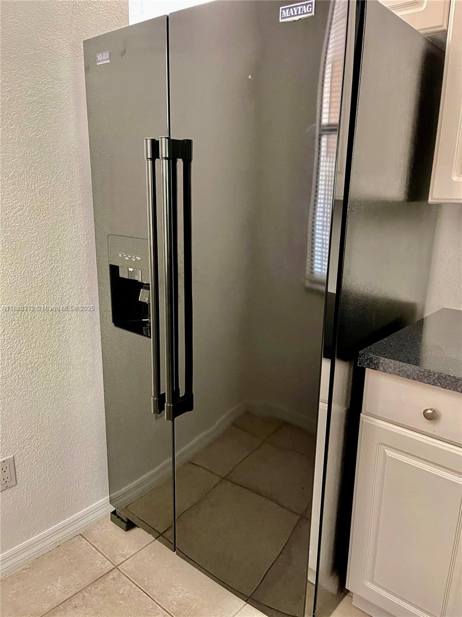 6800 Cypress Road, Unit 408 Plantation, FL 33317 - Photo 9 of 25 a bathroom with a shower