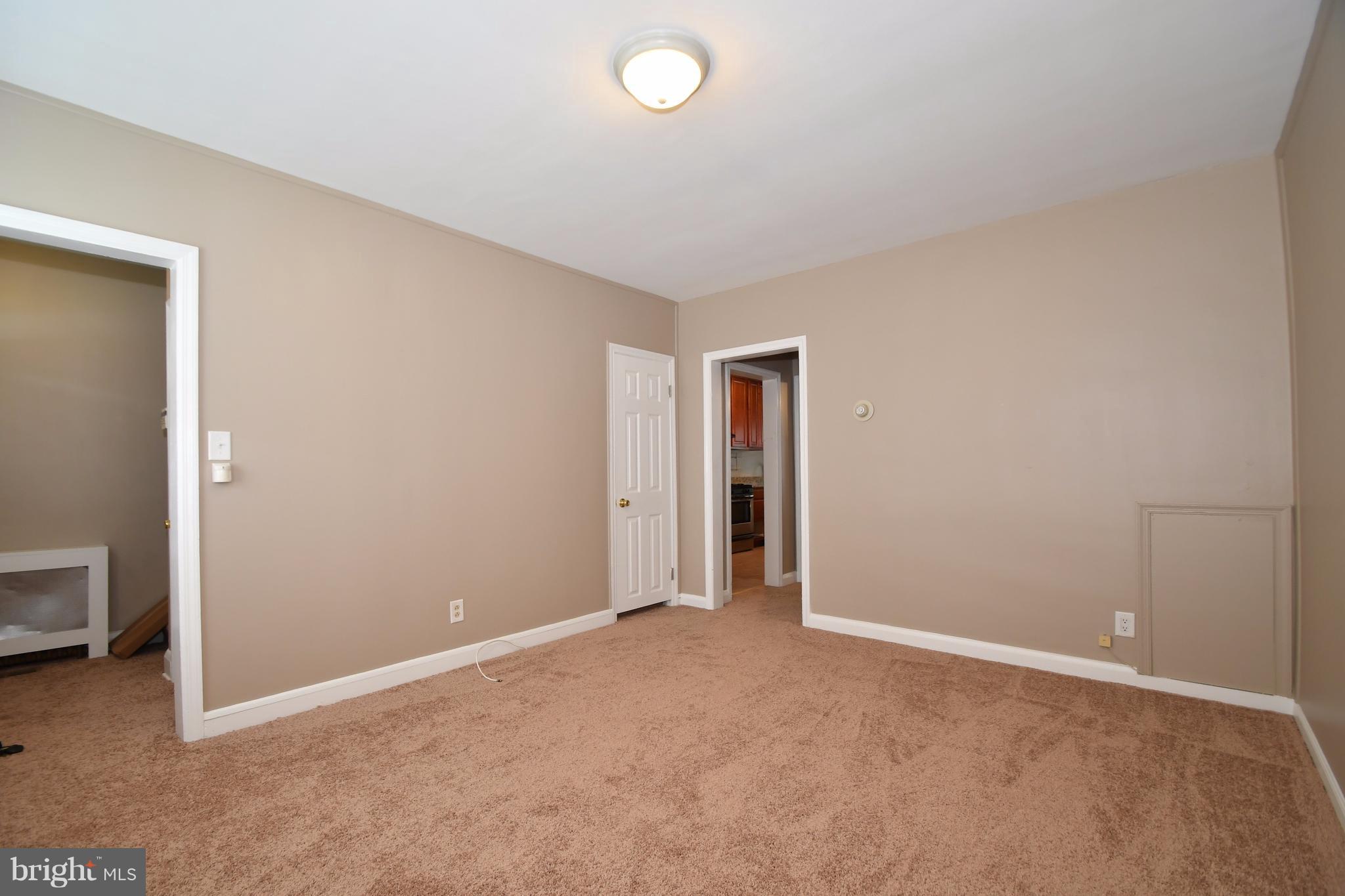2950 Cornwall Road Baltimore, MD 21222 - Photo 3 of 30 Living Room