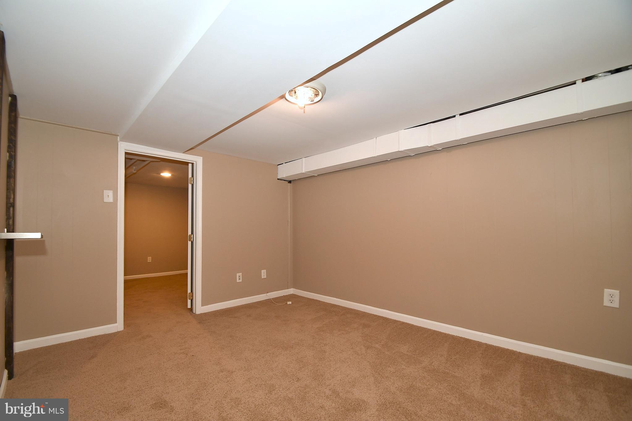2950 Cornwall Road Baltimore, MD 21222 - Photo 21 of 30 Family Room
