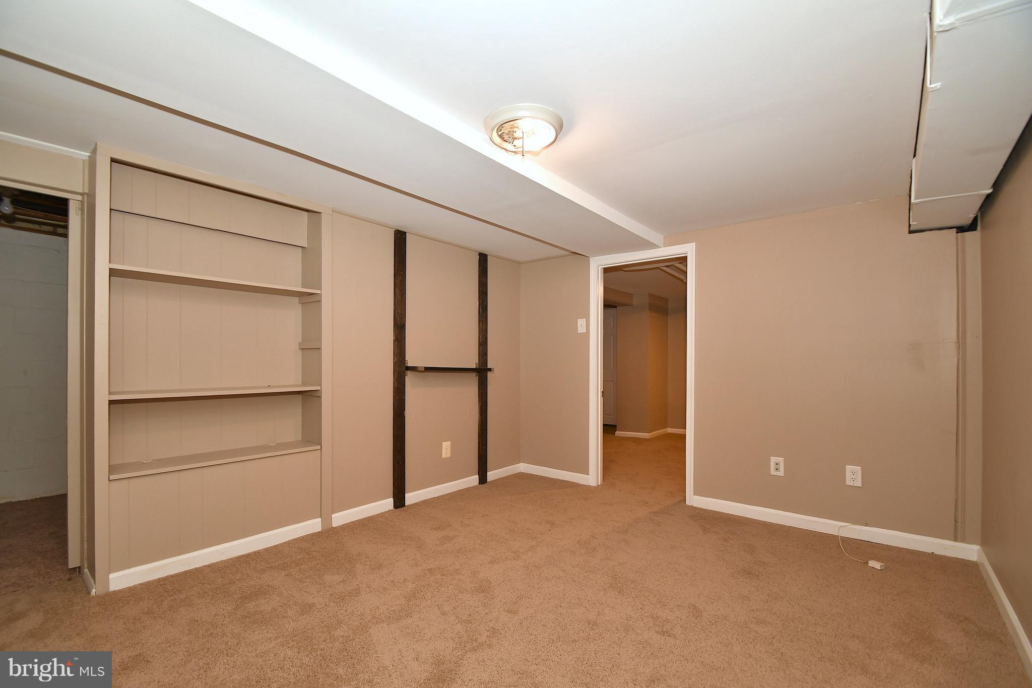 2950 Cornwall Road Baltimore, MD 21222 - Photo 22 of 30 Family Room