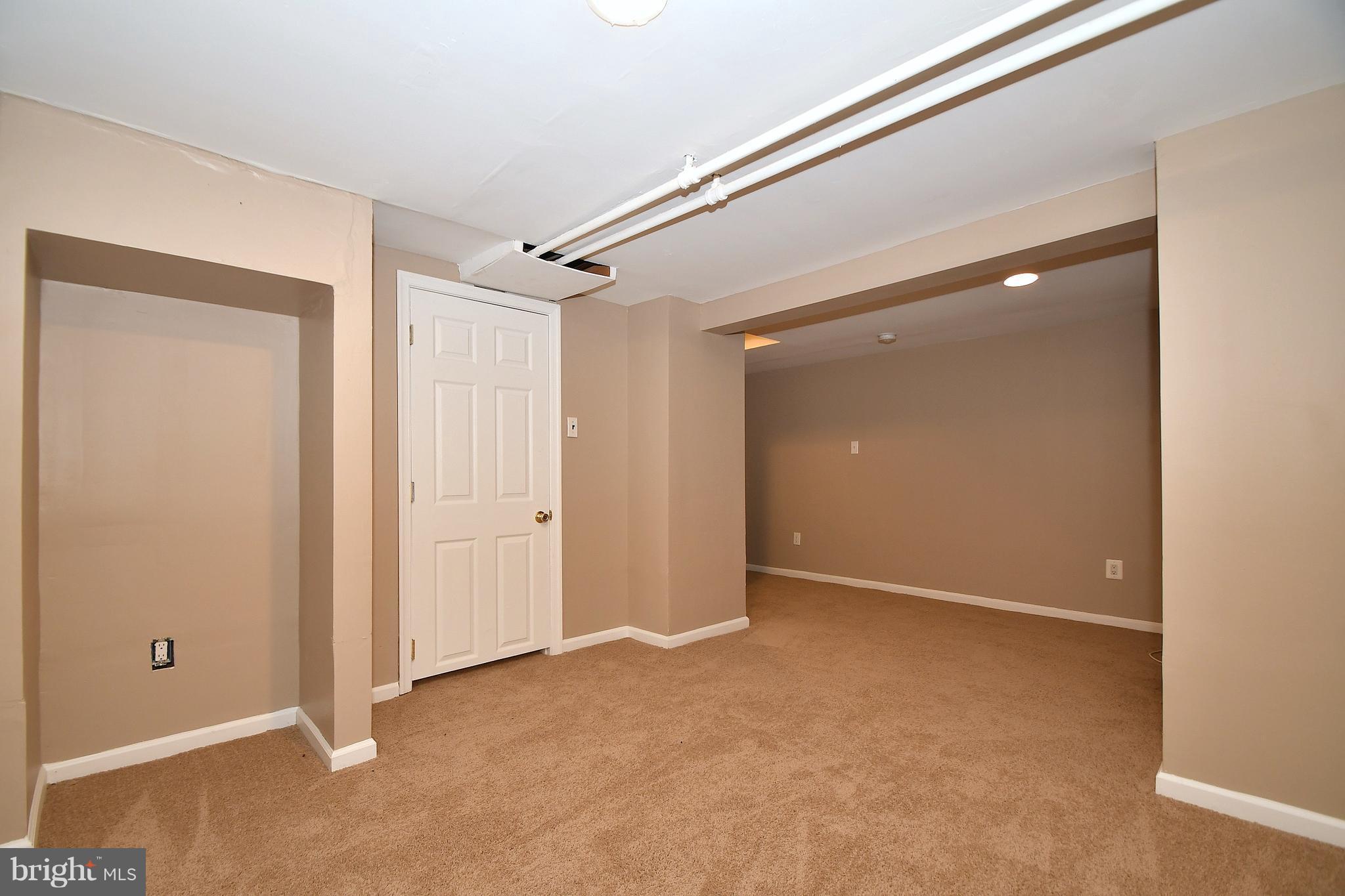 2950 Cornwall Road Baltimore, MD 21222 - Photo 23 of 30 Family Room