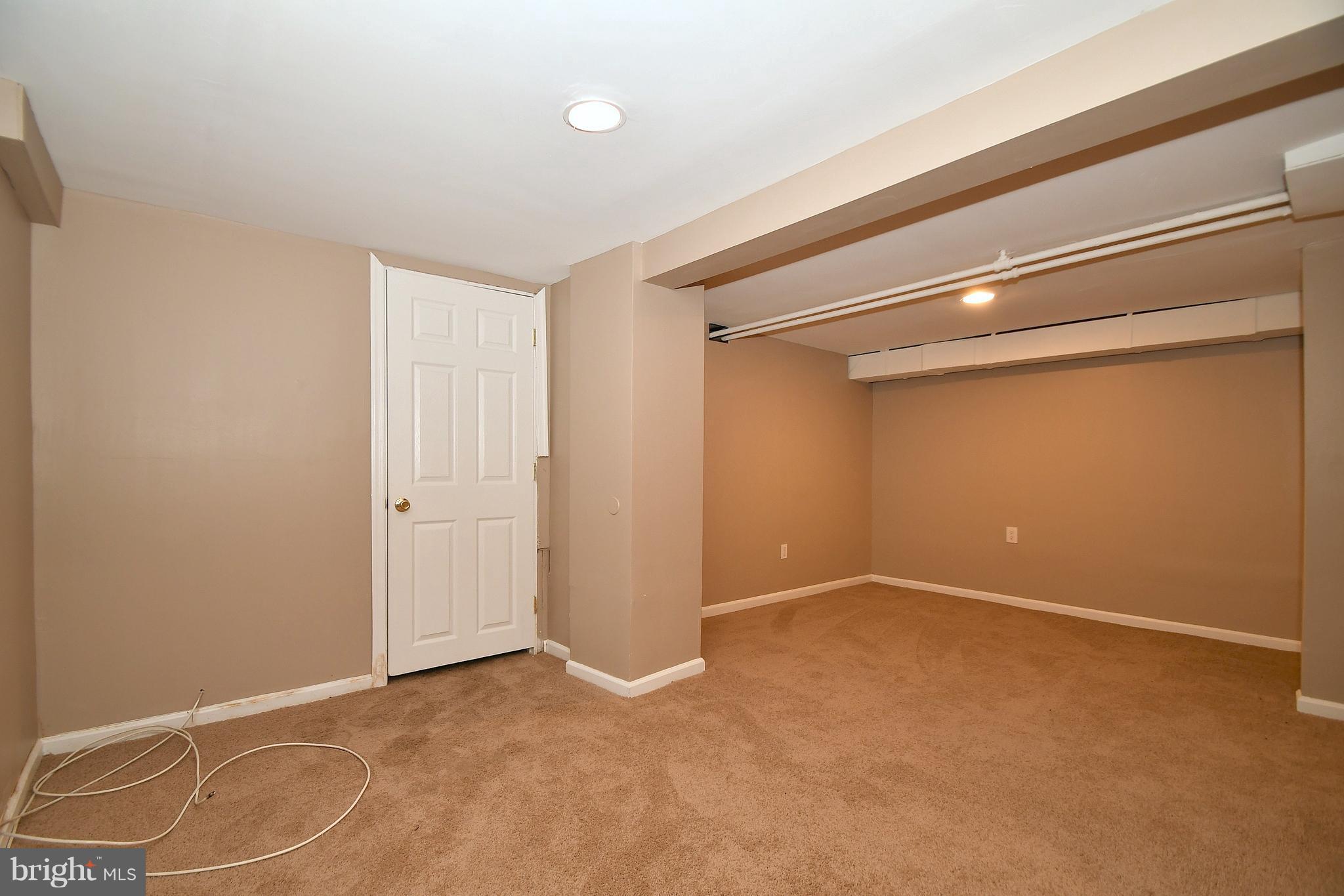 2950 Cornwall Road Baltimore, MD 21222 - Photo 24 of 30 Family Room