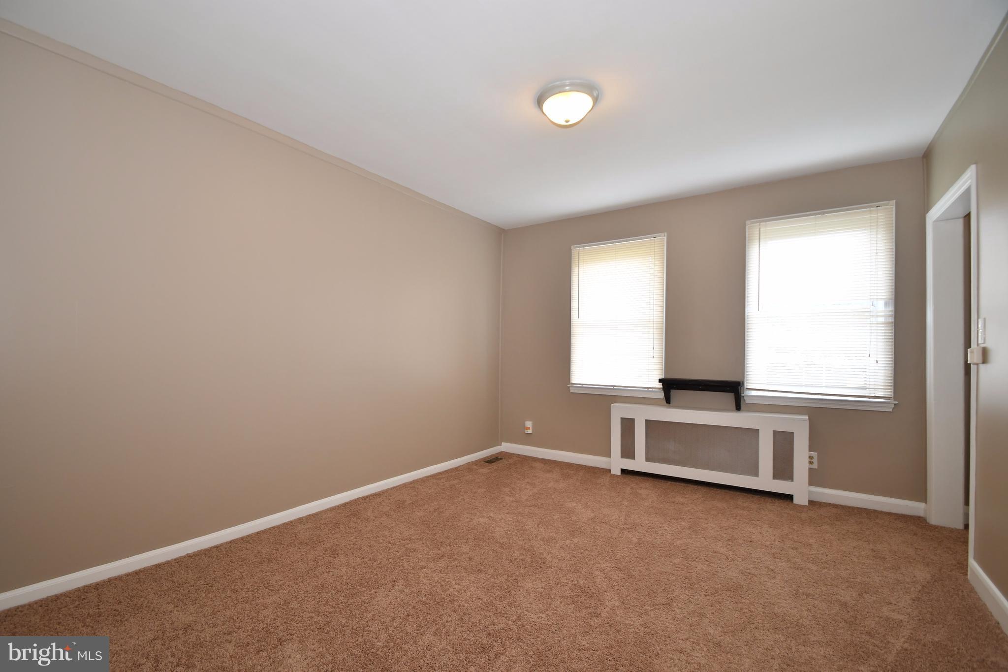 2950 Cornwall Road Baltimore, MD 21222 - Photo 4 of 30 Living Room