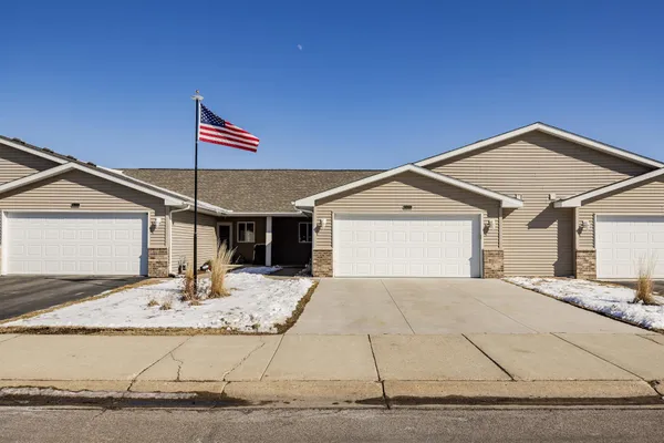 $270,000 | 609 Danielson Court, Maple Lake, MN 55358