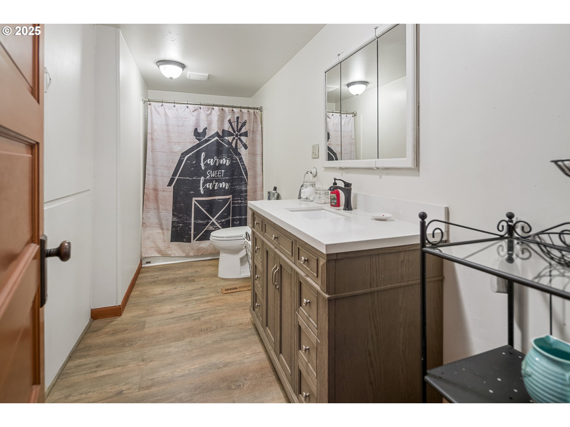 16326 Butteville Road Northeast Woodburn, OR 97071 - Photo 17 of 48 a utility room with a sink dryer and washer