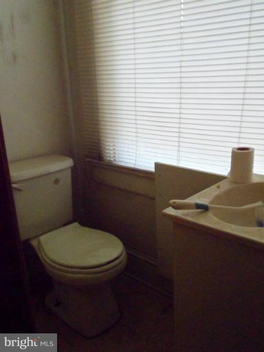 4018 Falls Road Baltimore, MD 21211 - Photo 2 of 19 Bath