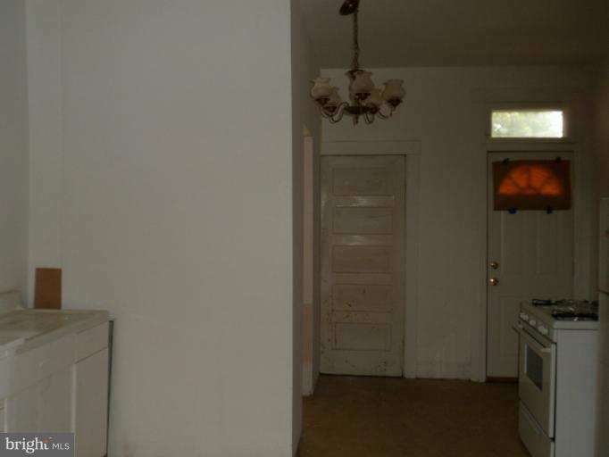 4018 Falls Road Baltimore, MD 21211 - Photo 16 of 19 Kitchen