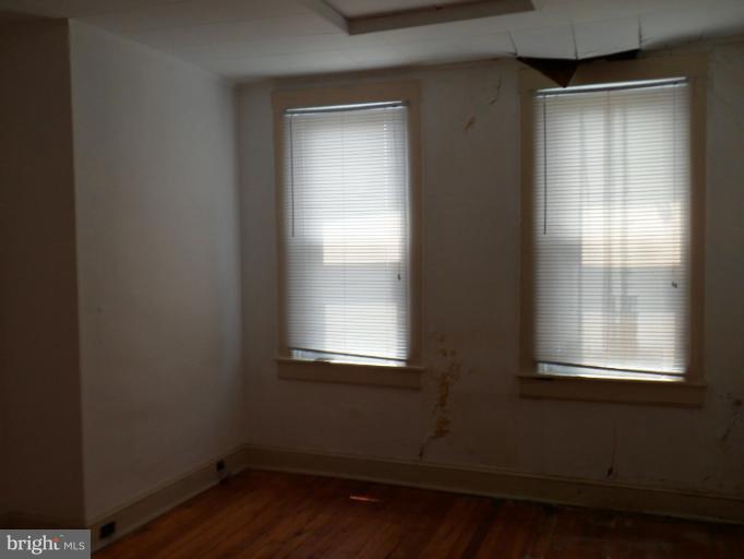 4018 Falls Road Baltimore, MD 21211 - Photo 17 of 19 Bedroom