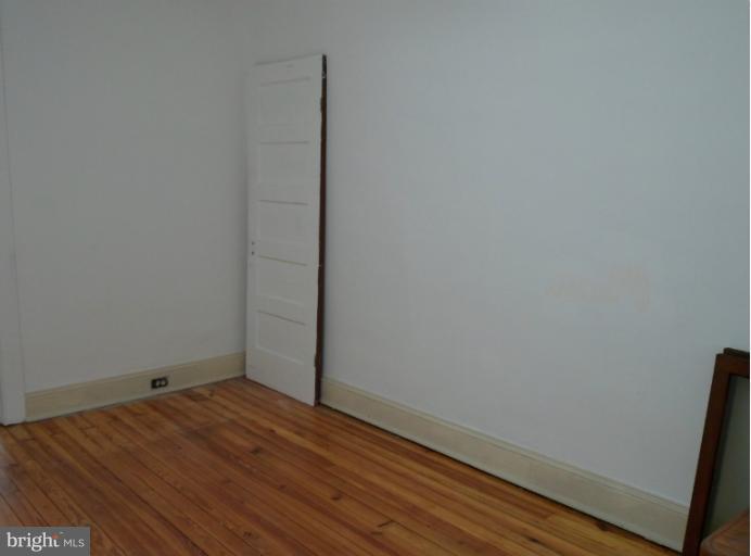 4018 Falls Road Baltimore, MD 21211 - Photo 4 of 19 Bedroom