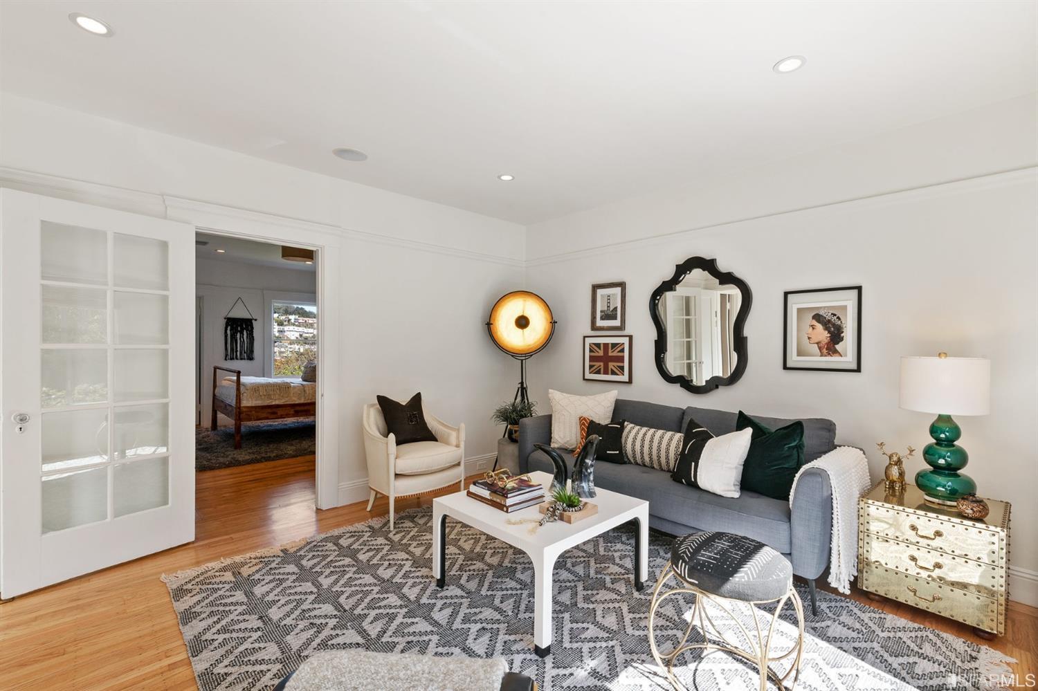 46 Eagle Street San Francisco, CA 94114 - Photo 3 of 30