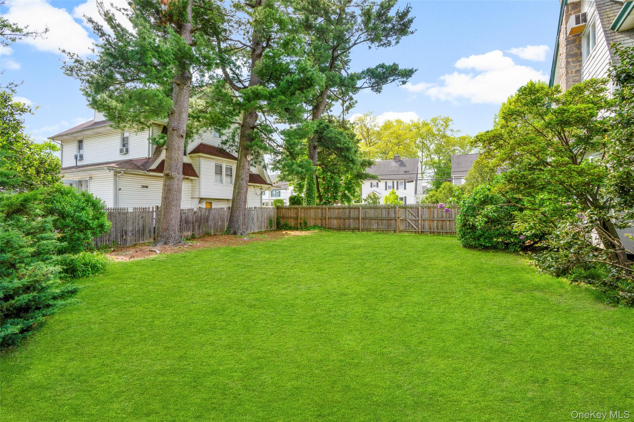 197 Coligni Avenue New Rochelle, NY 10801 - Photo 31 of 36