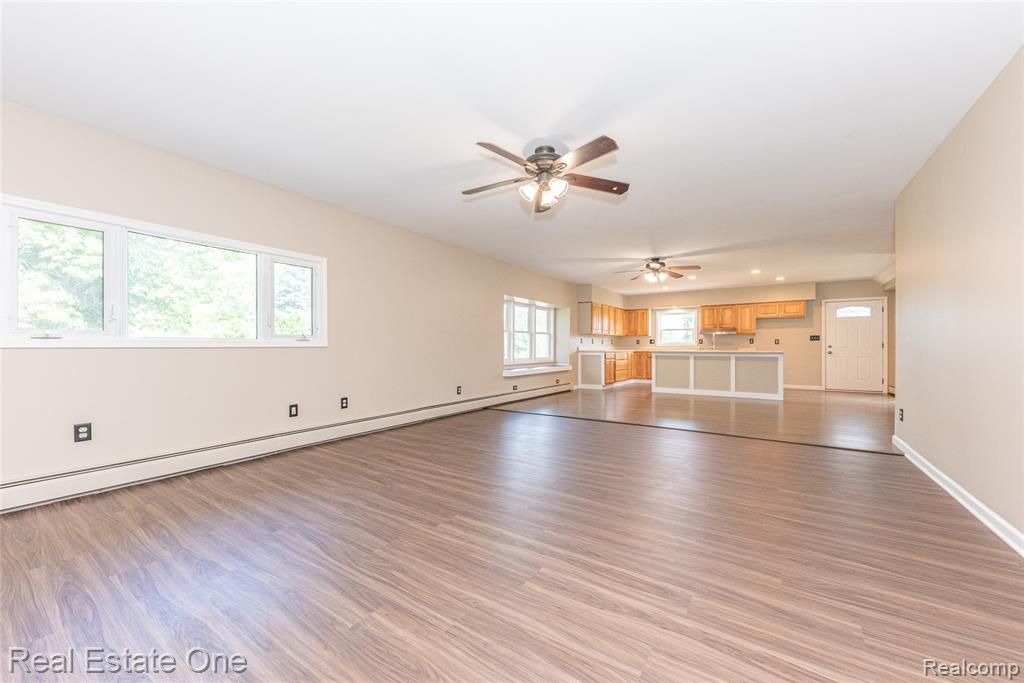 912 North Wixom Road Wixom, MI 48393 - Photo 7 of 49