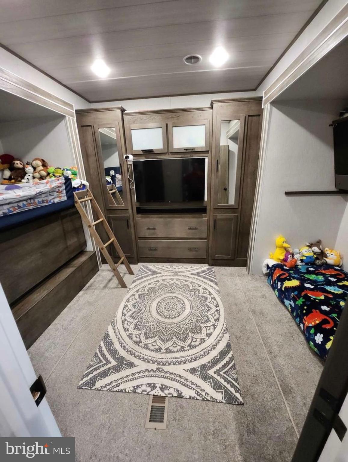 515 Corsons Tavern Road, Unit I18 Ocean View, NJ 08230 - Photo 11 of 21 back bedroom sleeps 3-4